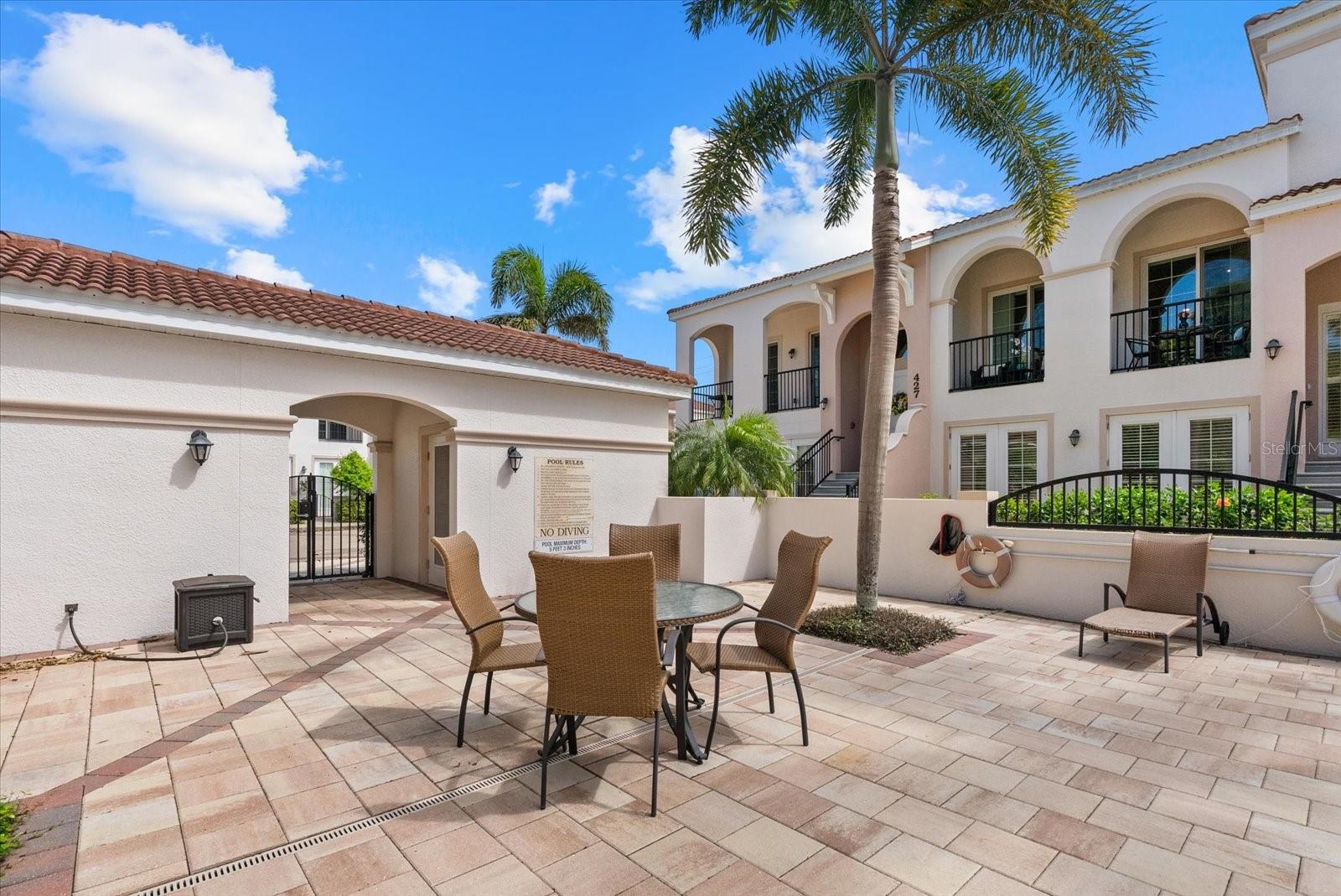 ISLAND COURT VENICE - Residential