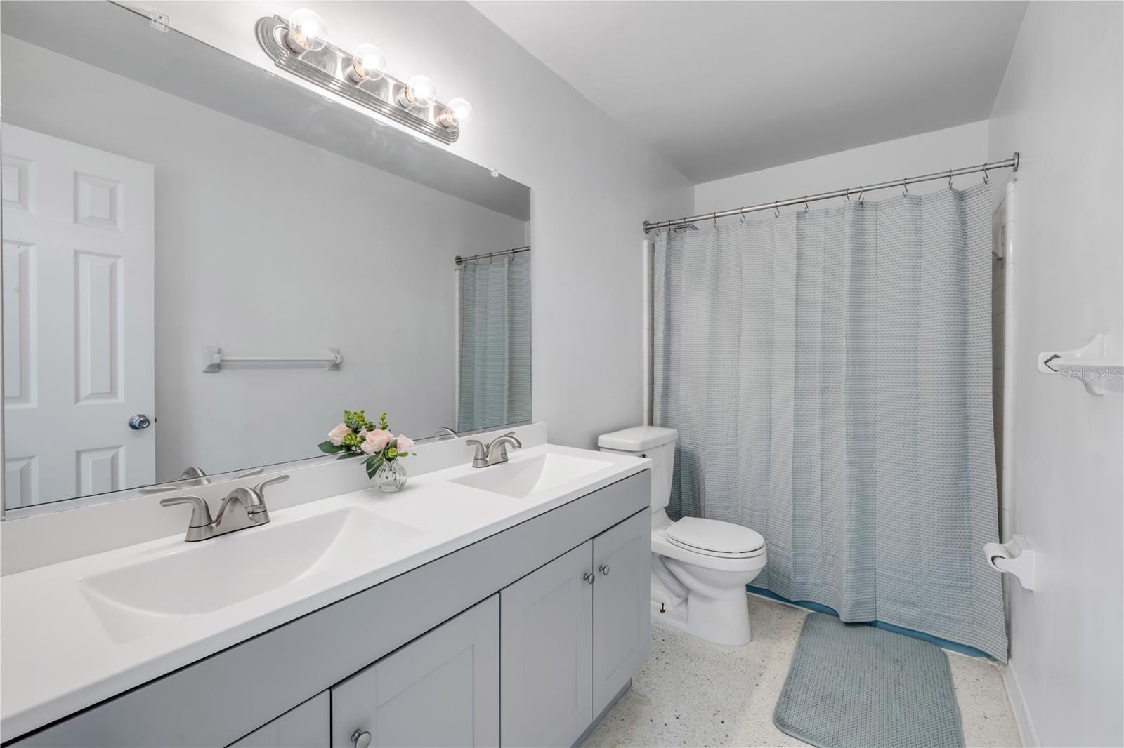 OAK LEA VILLAGE SEC 03 - Residential