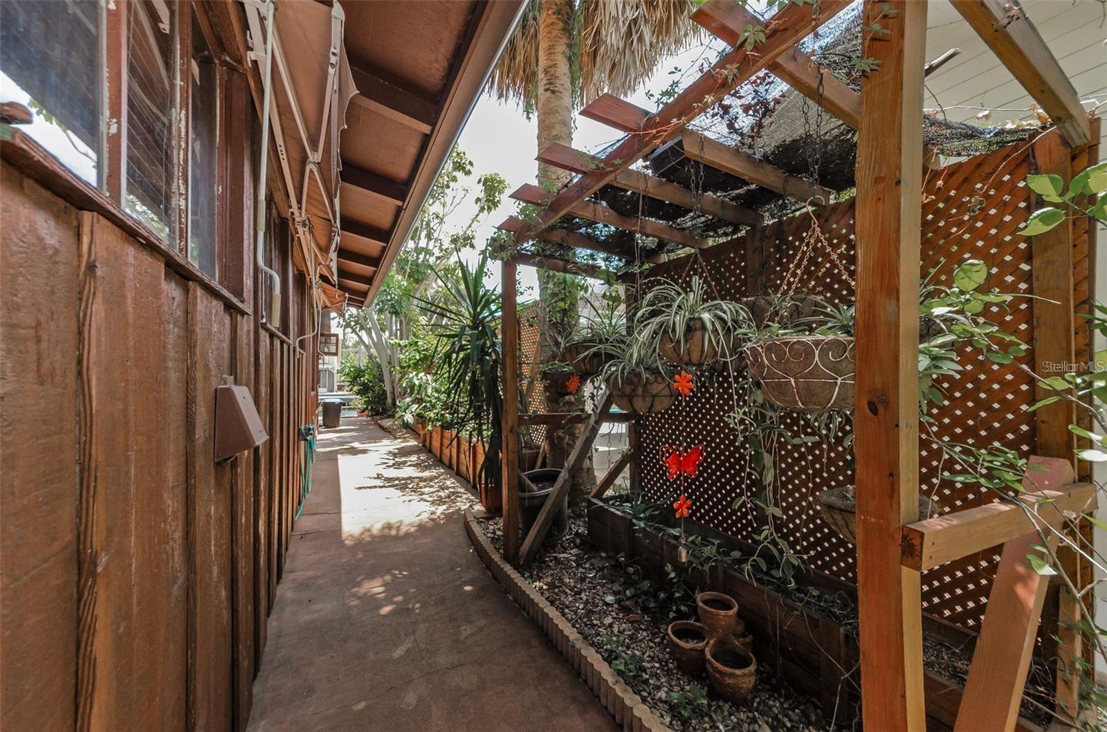 MEADOW BROOK SUB 1ST ADD - Residential