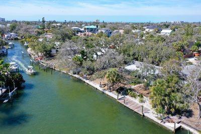 SIESTA ISLES - Residential