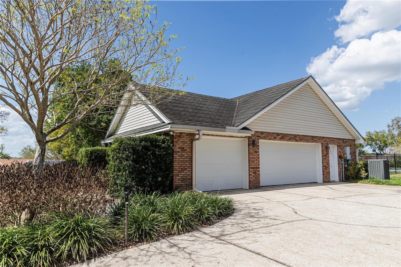 ROBERTS LANDING - Residential