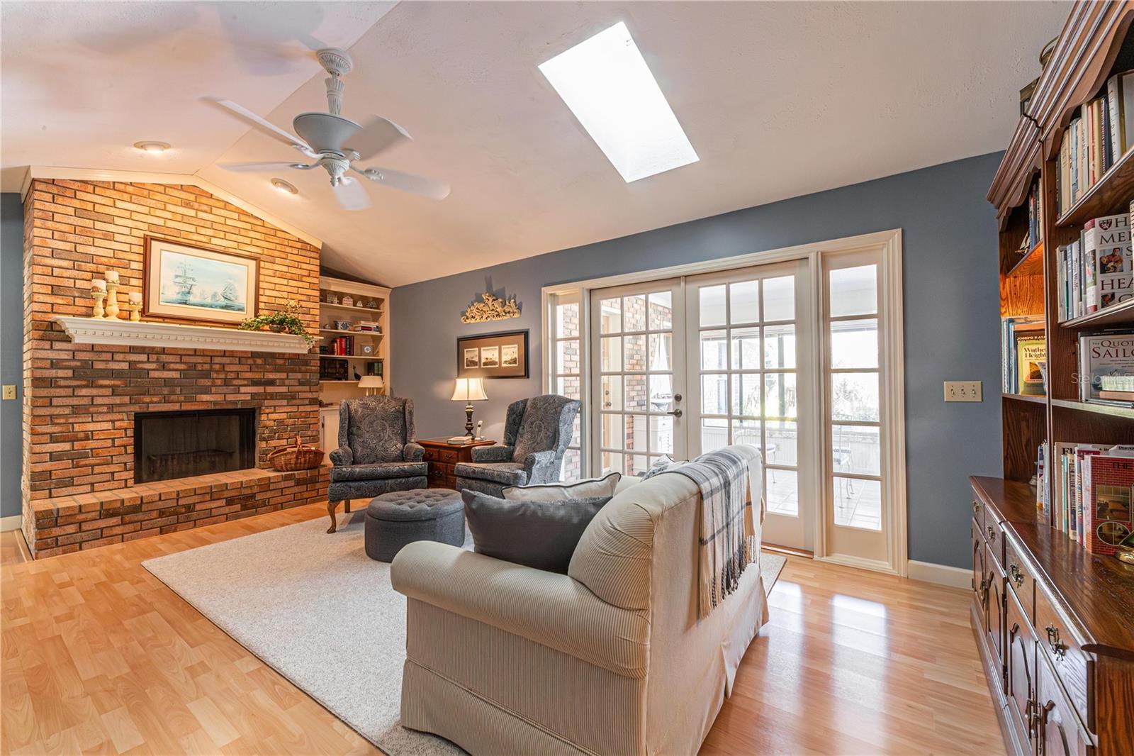 ROBERTS LANDING - Residential