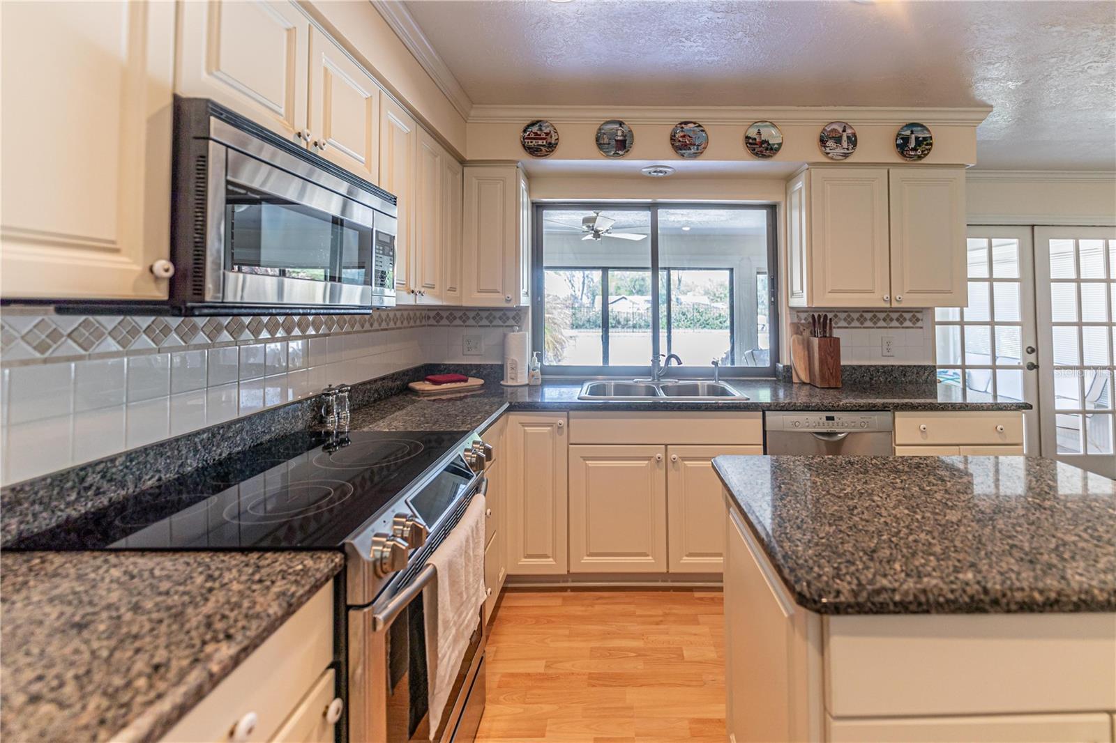 ROBERTS LANDING - Residential