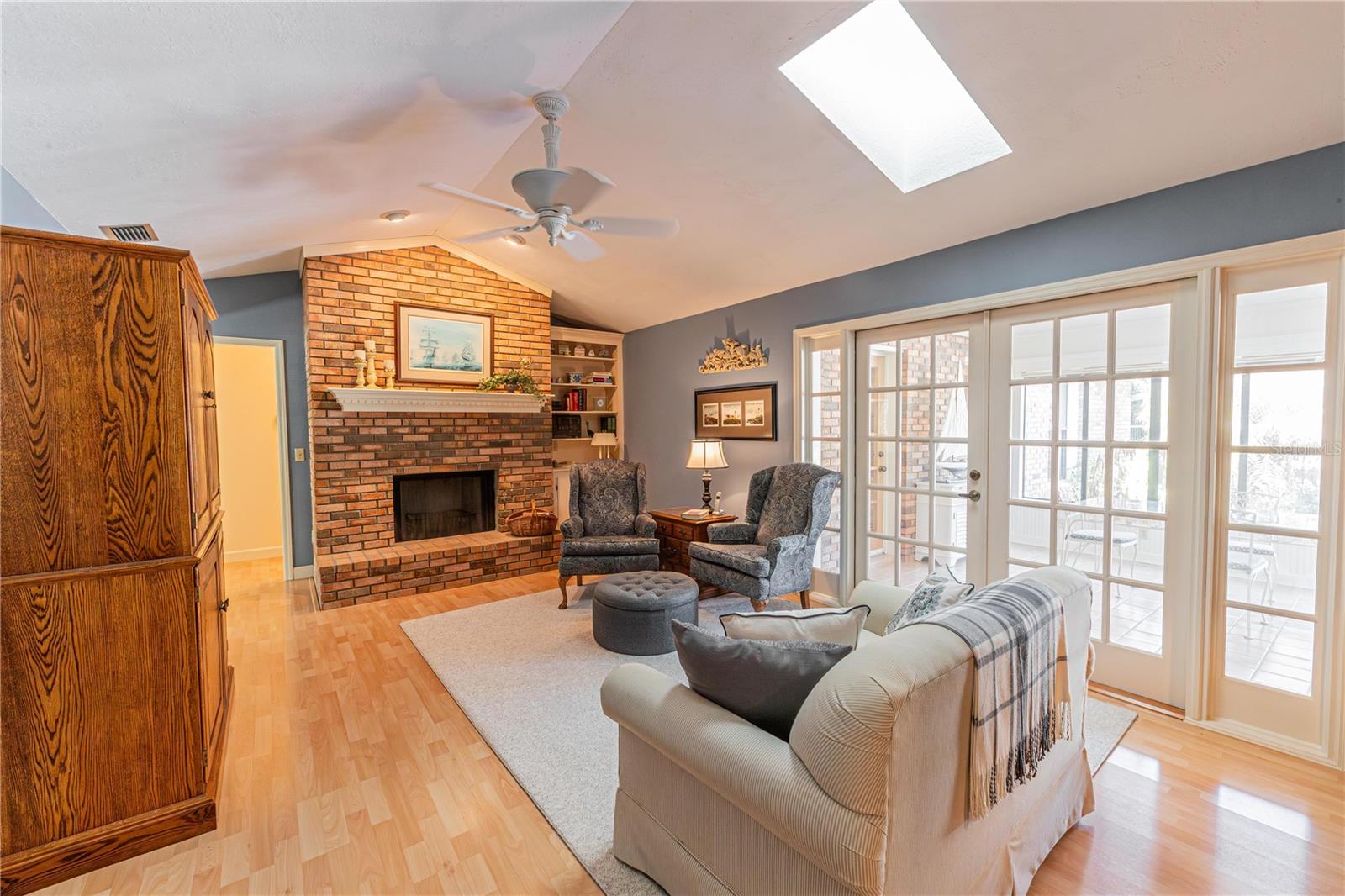 ROBERTS LANDING - Residential