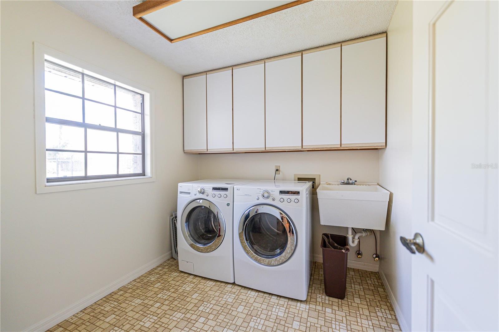 ROBERTS LANDING - Residential