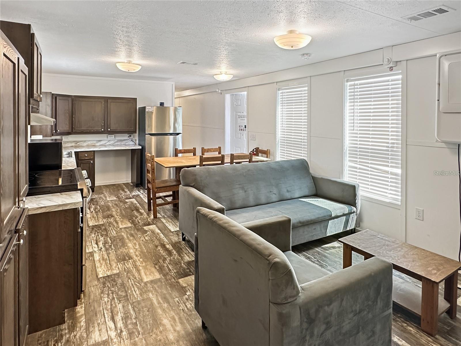 2945 2ND COURT