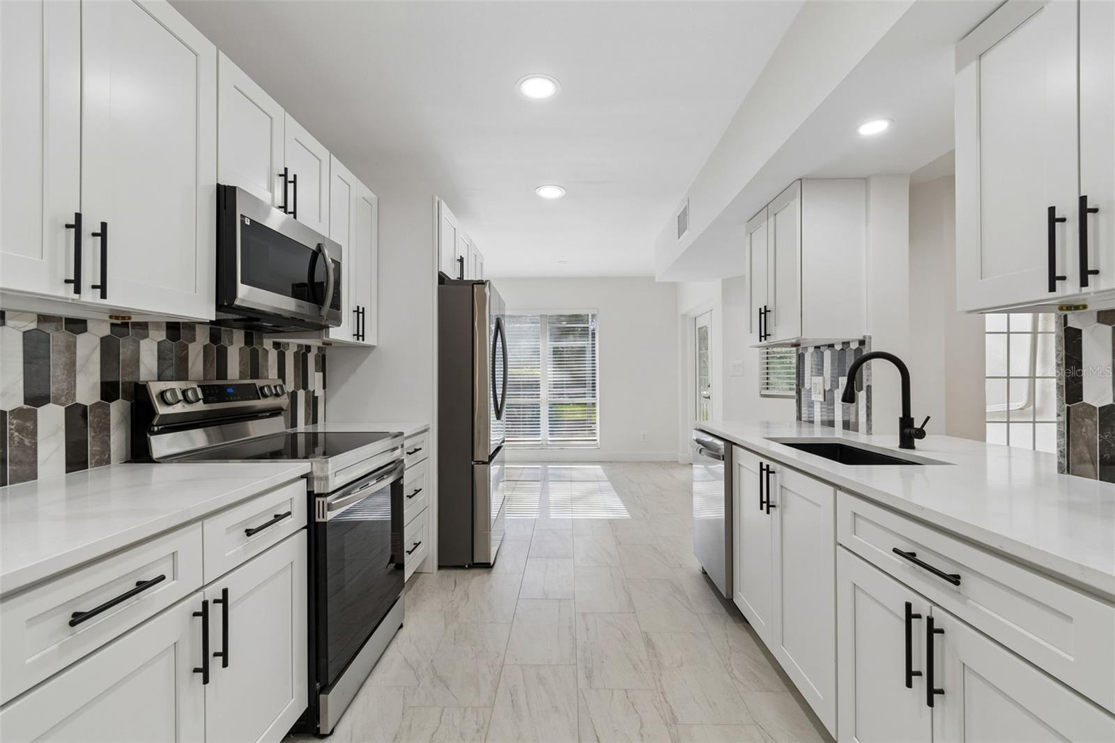 FAIRWAY LAKES TOWNHOMES II A CONDO PHASE 2 - Residential