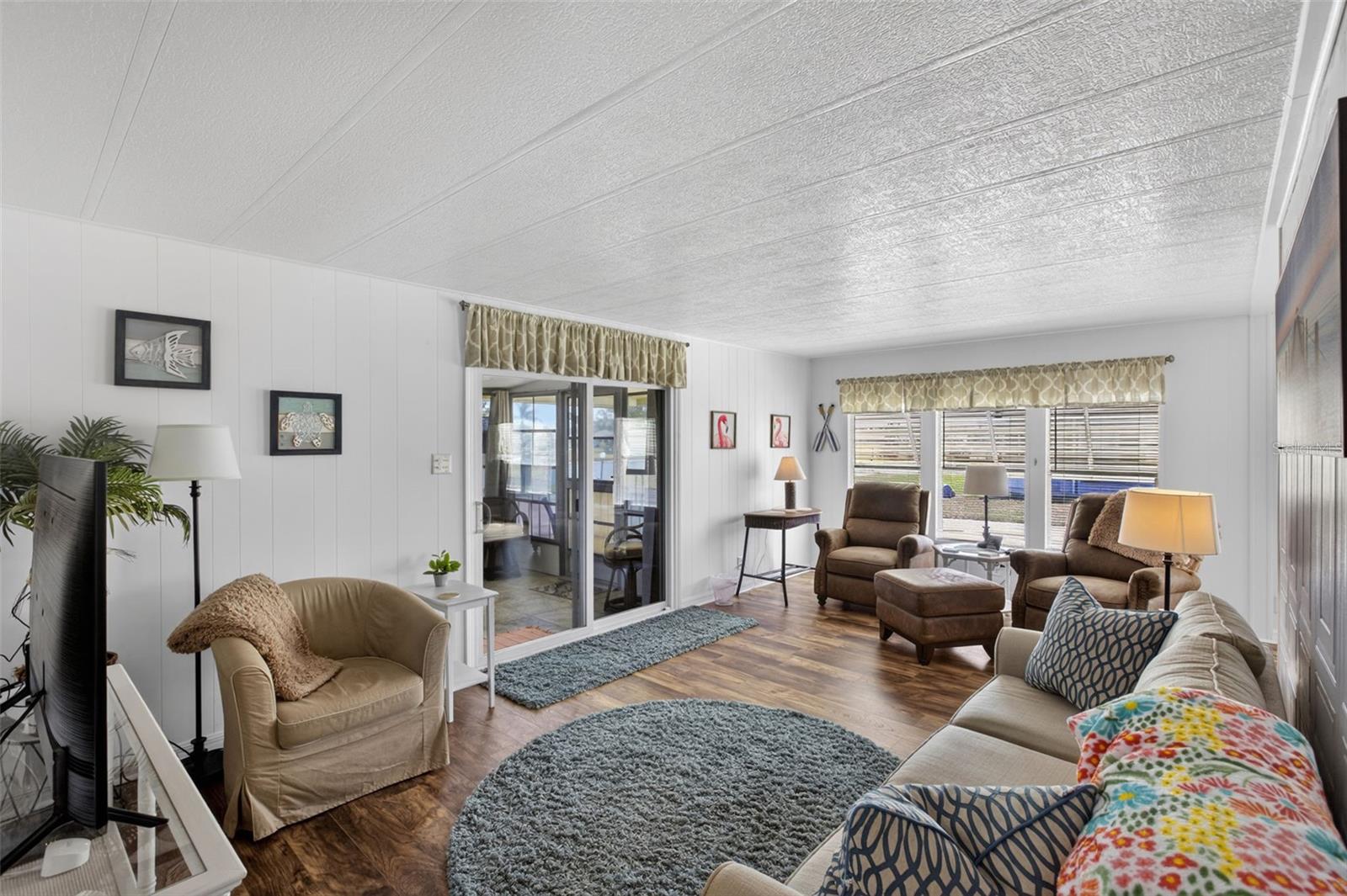 LA CASA MHP CO-OP - Residential