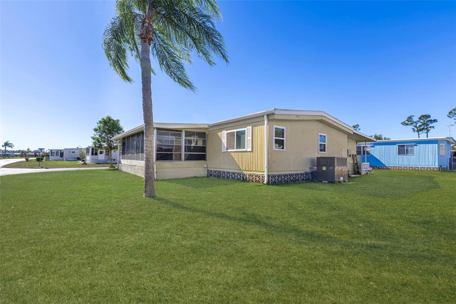 LA CASA MHP CO-OP - Residential