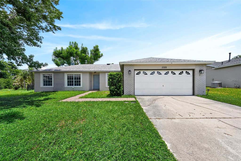 Photo of 2328 Clementine Trail, Clermont, FL 34714 (MLS # G5115044)