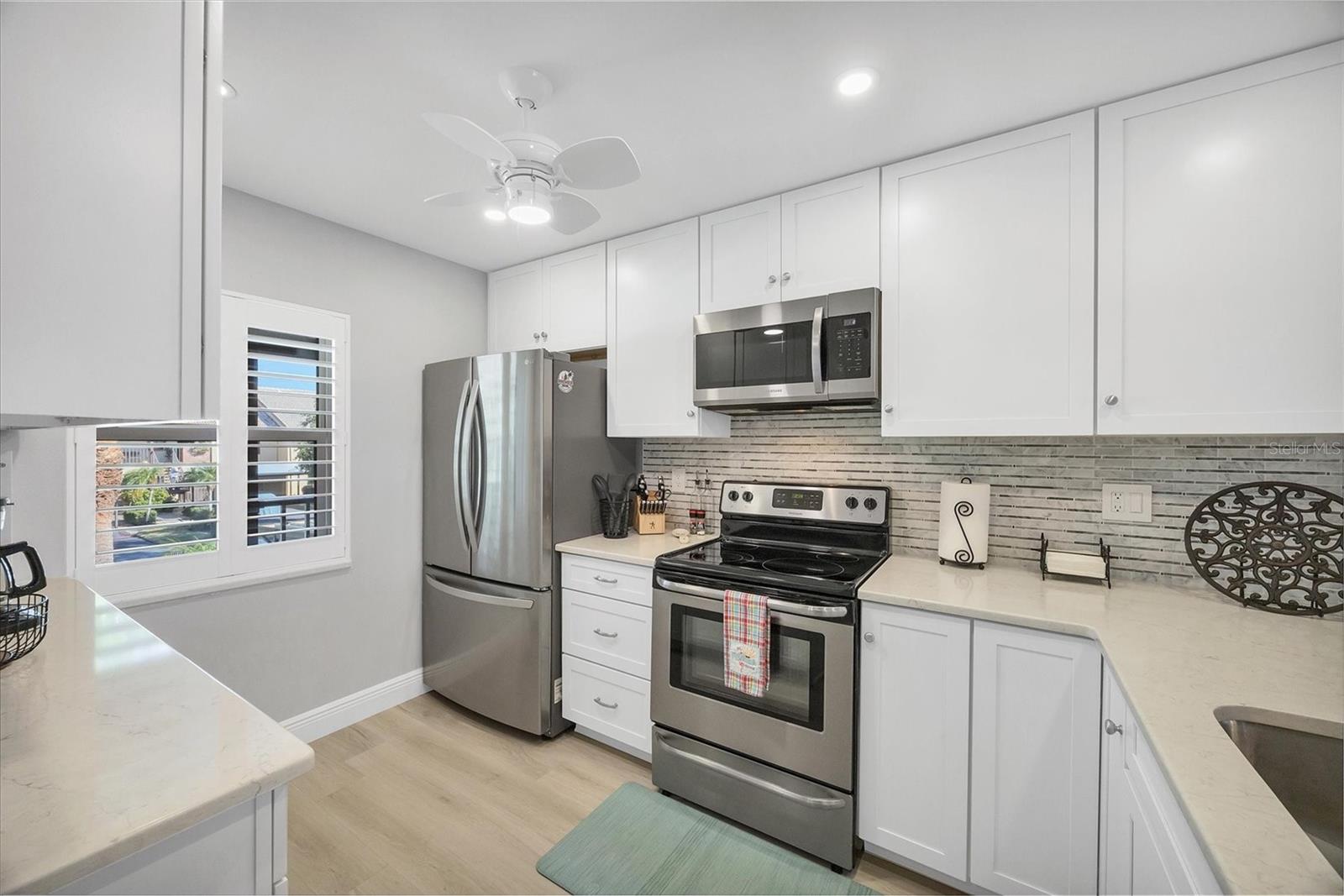 MISSION LAKES - Residential