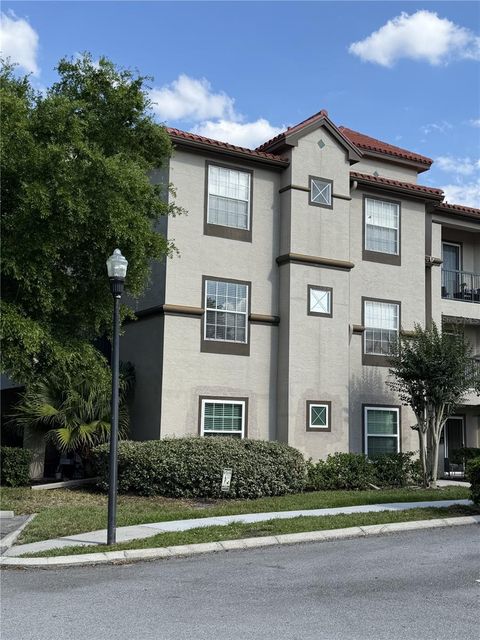 Photo of 18101 Peregrines Perch Place #4201, Lutz, FL 33558 (MLS # TB8507422)