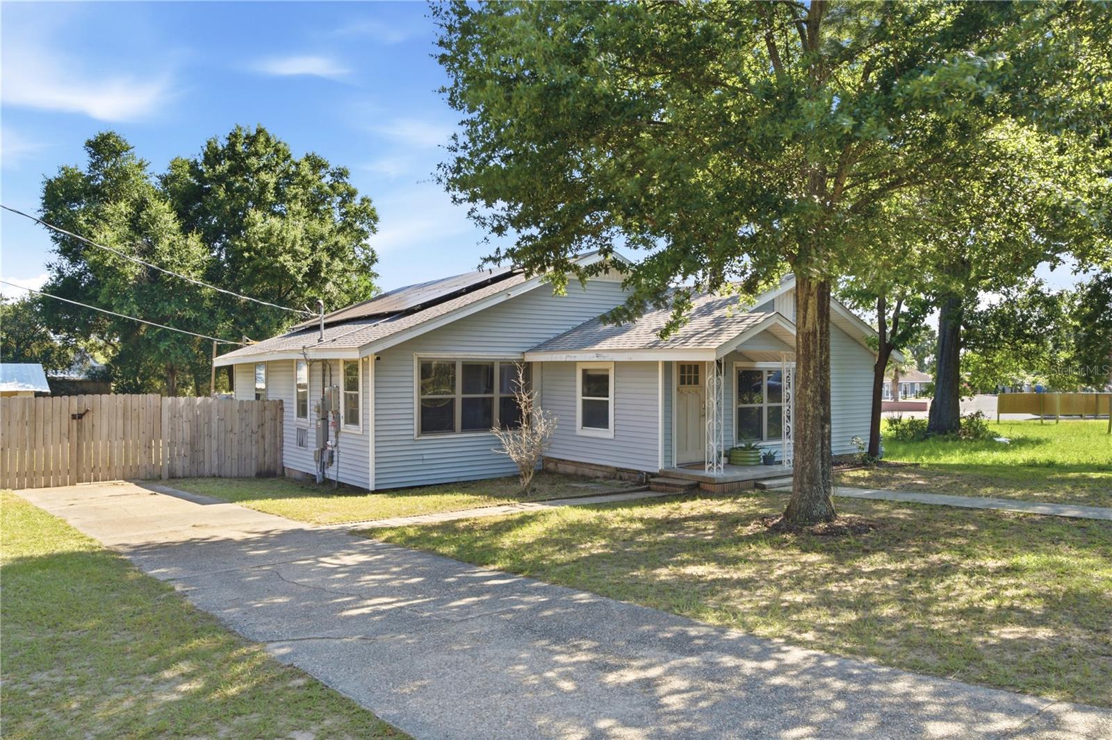 2017 W BELMONT STREET