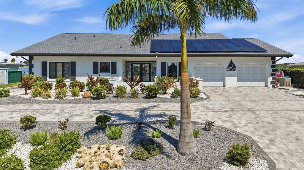 Photo of 5207 Bay State Road, Palmetto, FL 34221 (MLS # TB8505742)