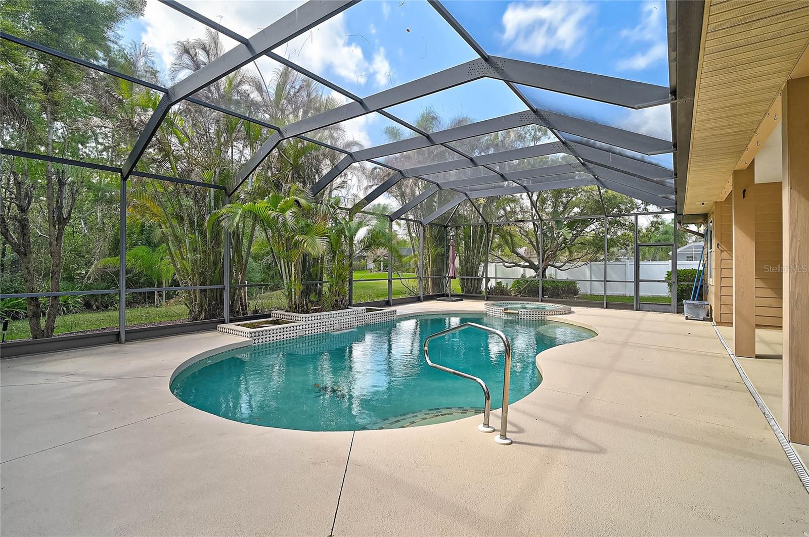 MILL CREEK - Residential