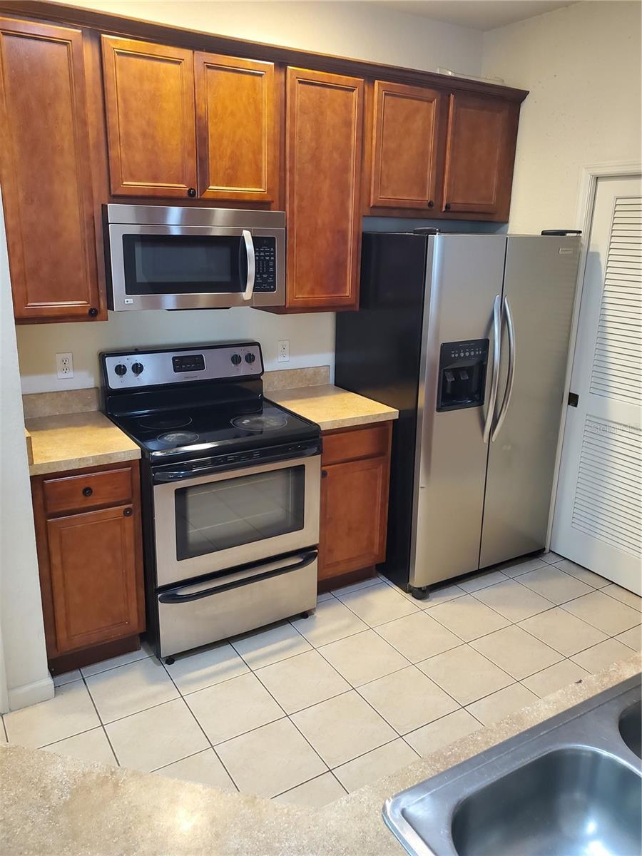 3000 LAUREL PARK LANE 302