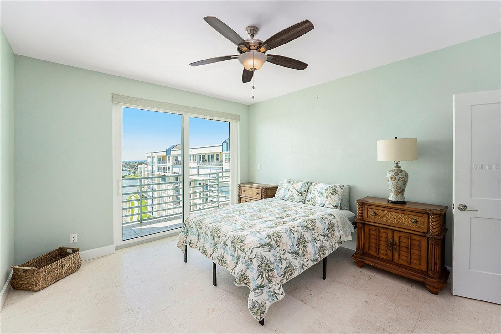 HARBOURSIDE CONDO - Residential