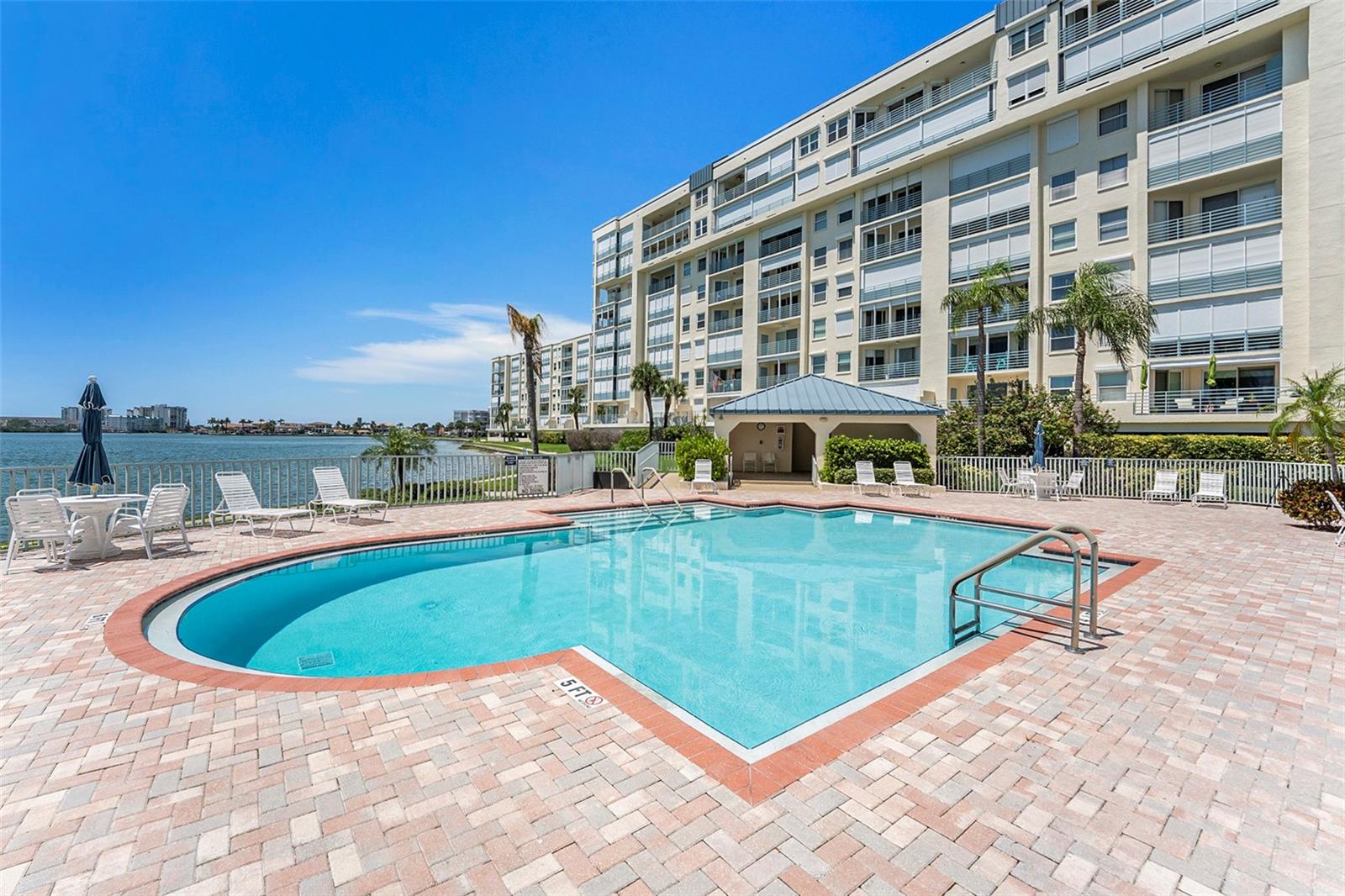 HARBOURSIDE CONDO - Residential