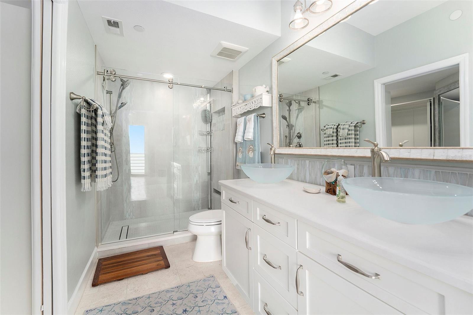 HARBOURSIDE CONDO - Residential