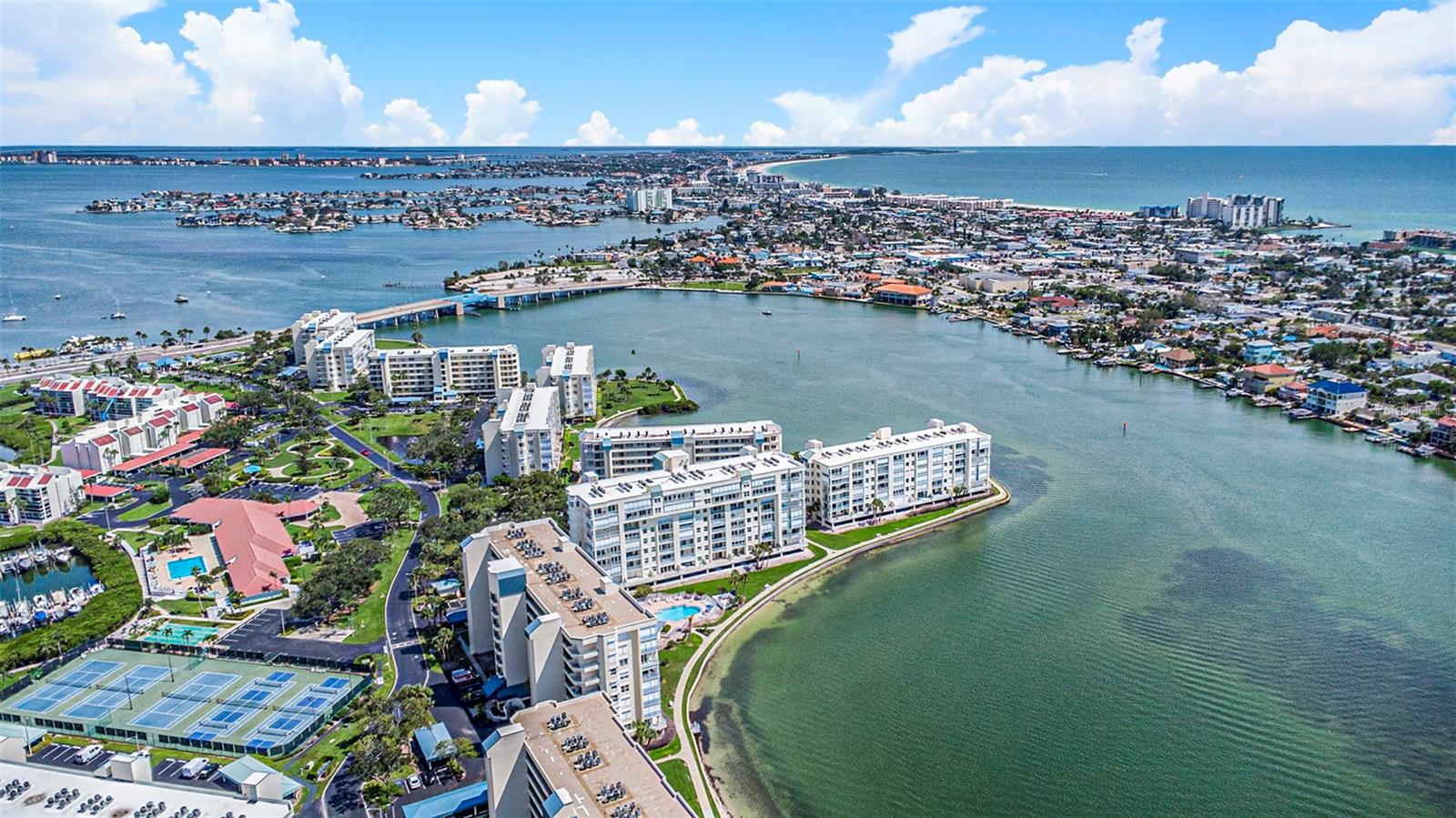 HARBOURSIDE CONDO - Residential