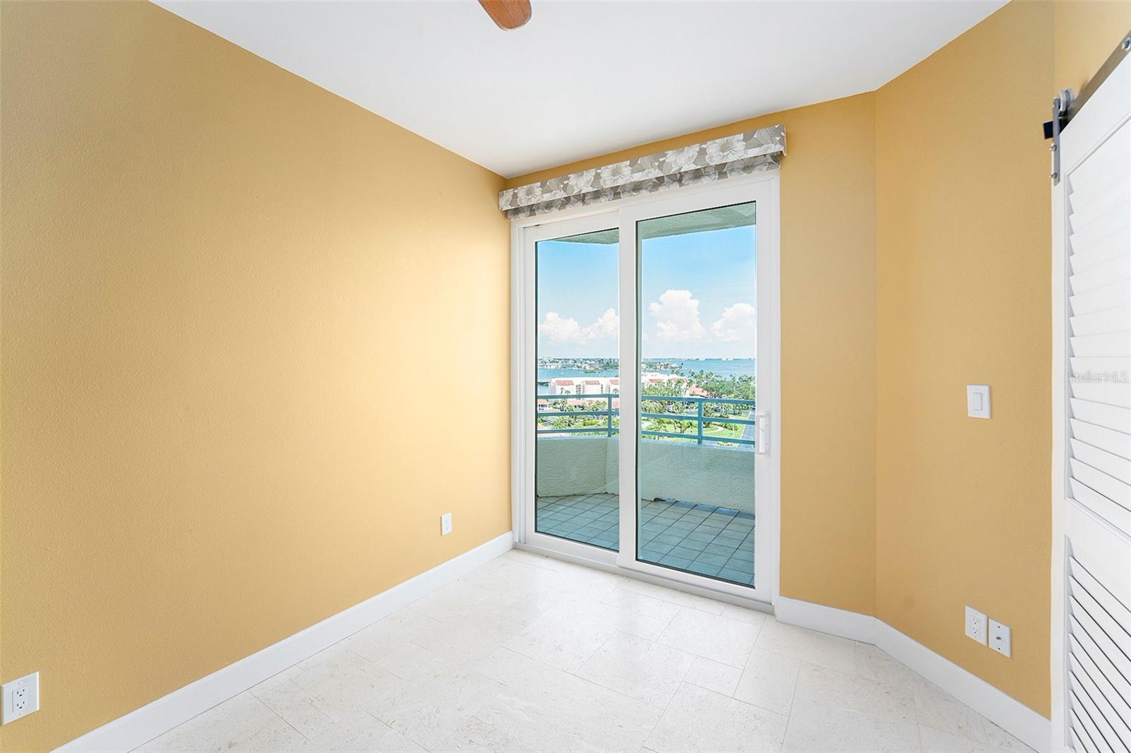 HARBOURSIDE CONDO - Residential