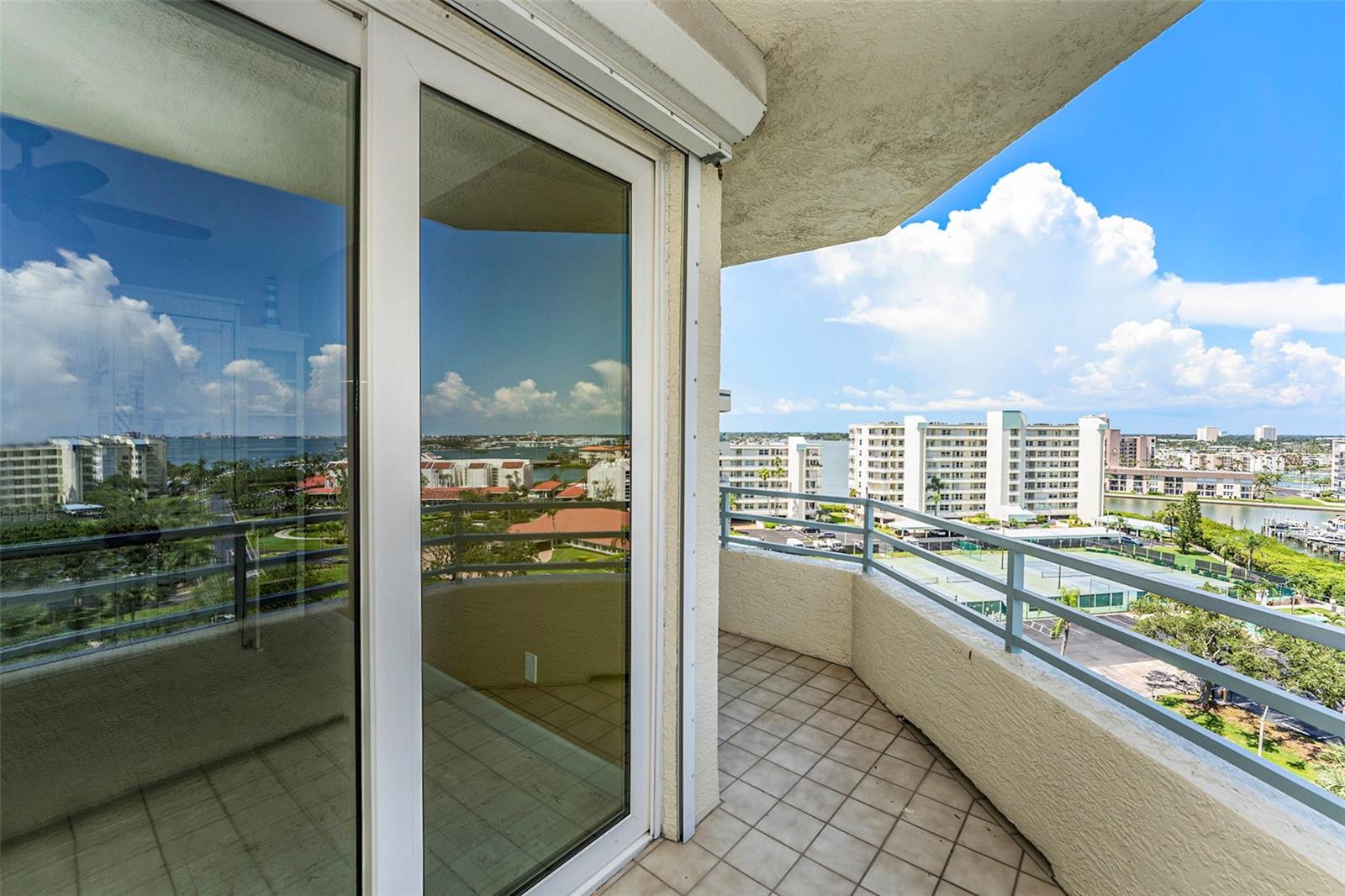 HARBOURSIDE CONDO - Residential