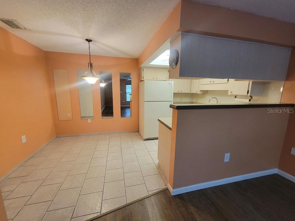 CEDAR POINTE CONDO PH 02 - Residential Lease