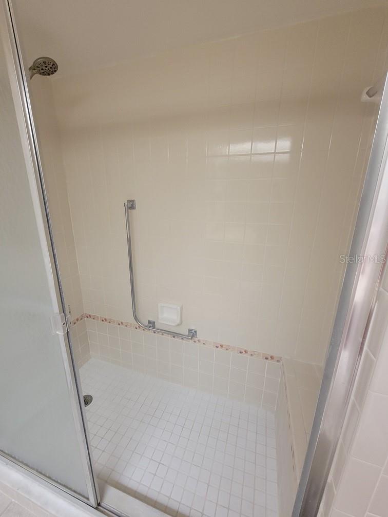 CEDAR POINTE CONDO PH 02 - Residential Lease