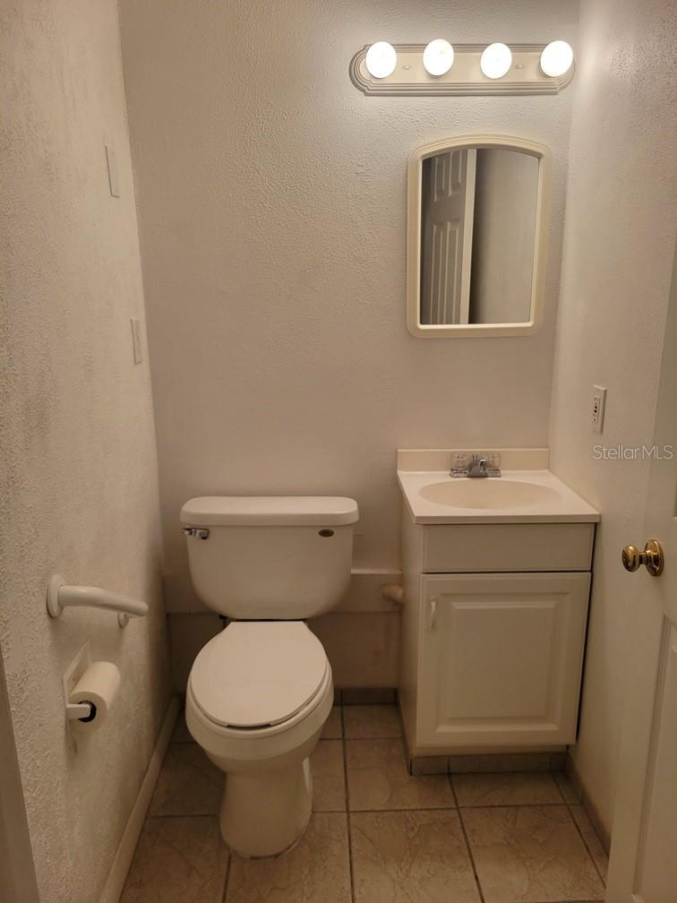CEDAR POINTE CONDO PH 02 - Residential Lease