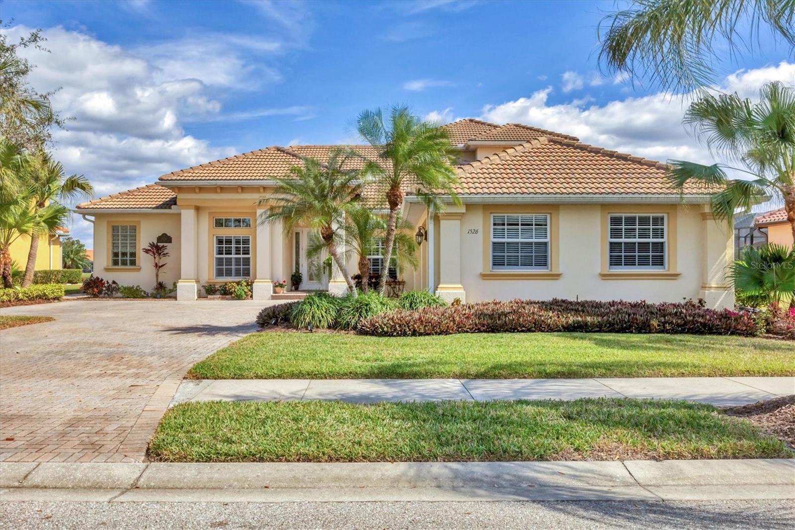 1526 CREEK NINE DRIVE