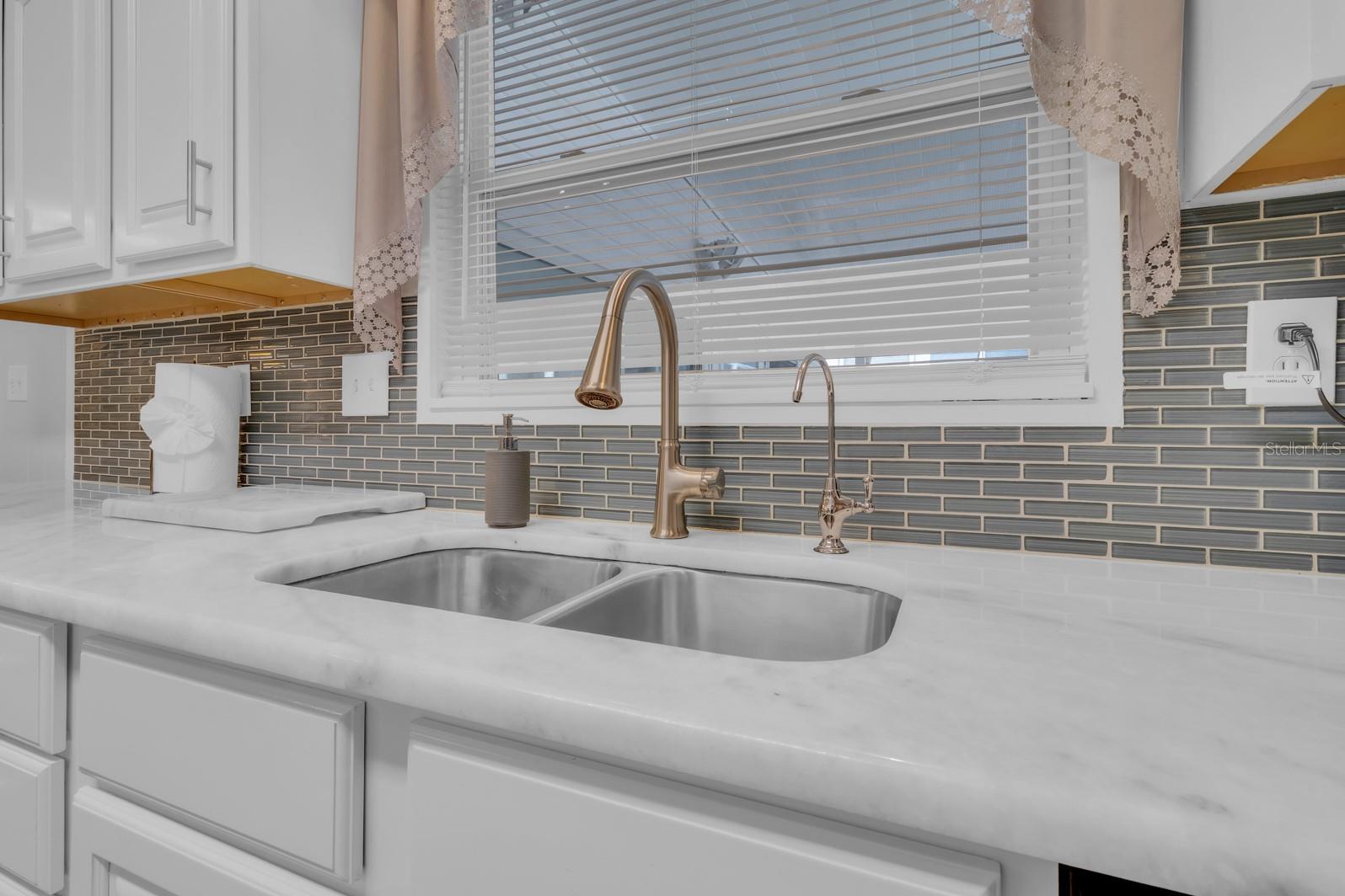 FOXWOOD LAKE ESTATES PH 01 - Residential