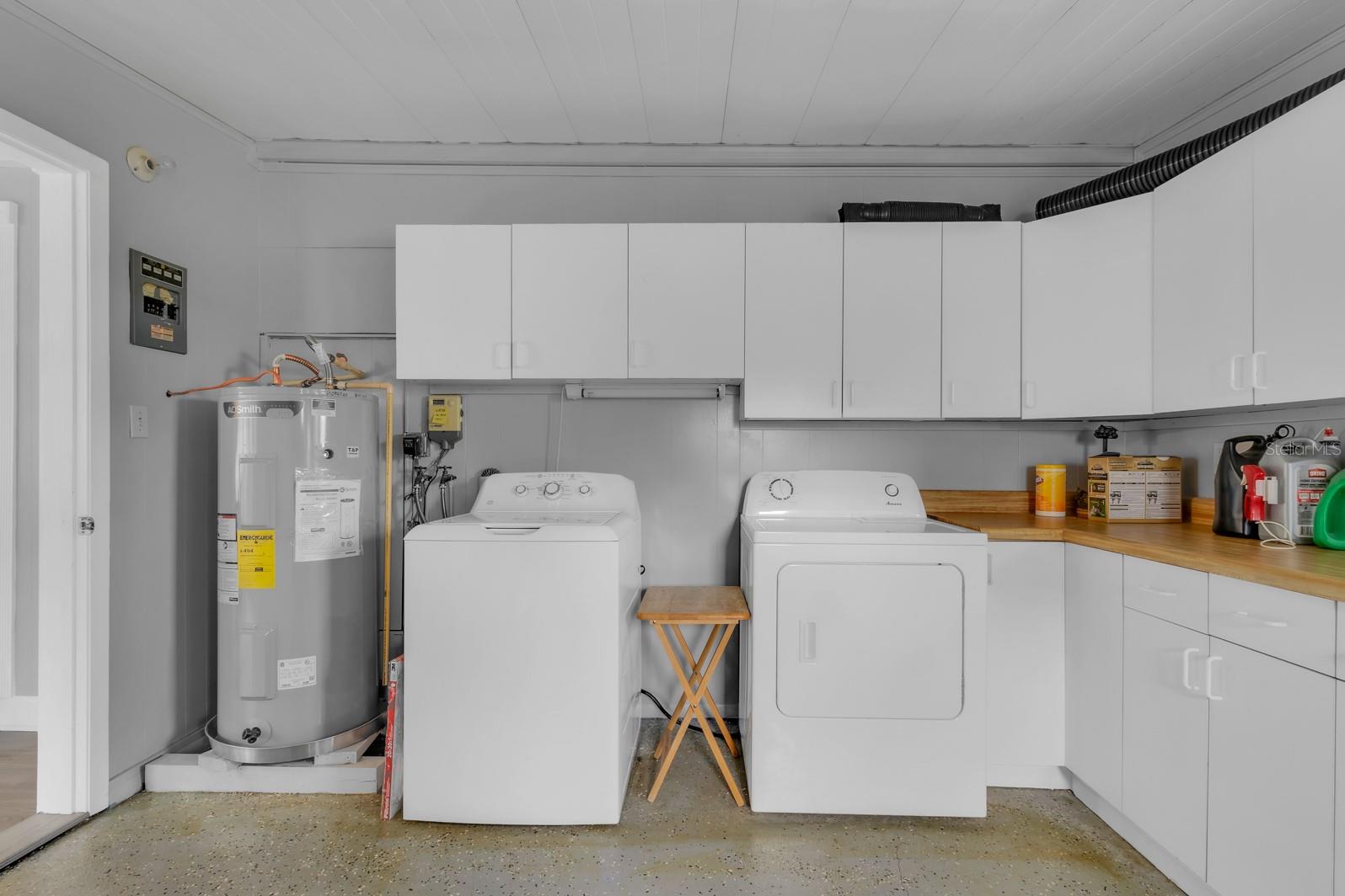 FOXWOOD LAKE ESTATES PH 01 - Residential