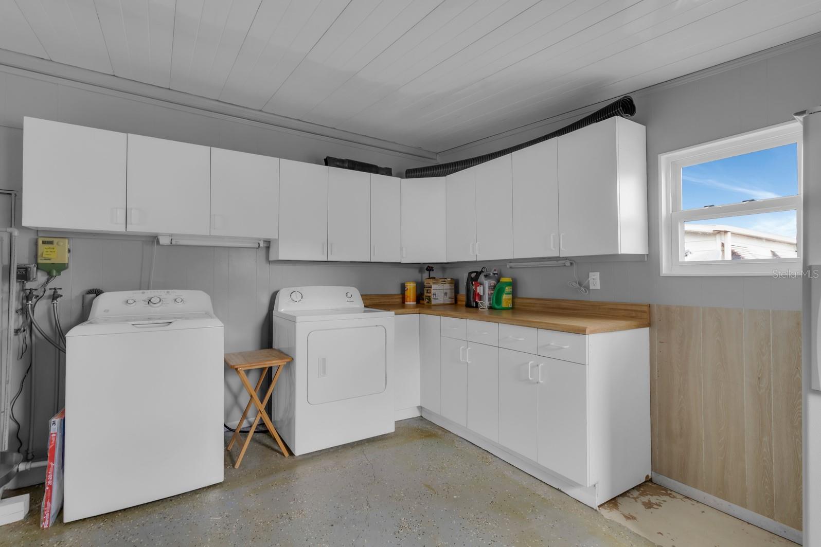 FOXWOOD LAKE ESTATES PH 01 - Residential