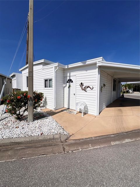 Photo of 72 4th Avenue #72, Venice, FL 34285 (MLS # A4653730)