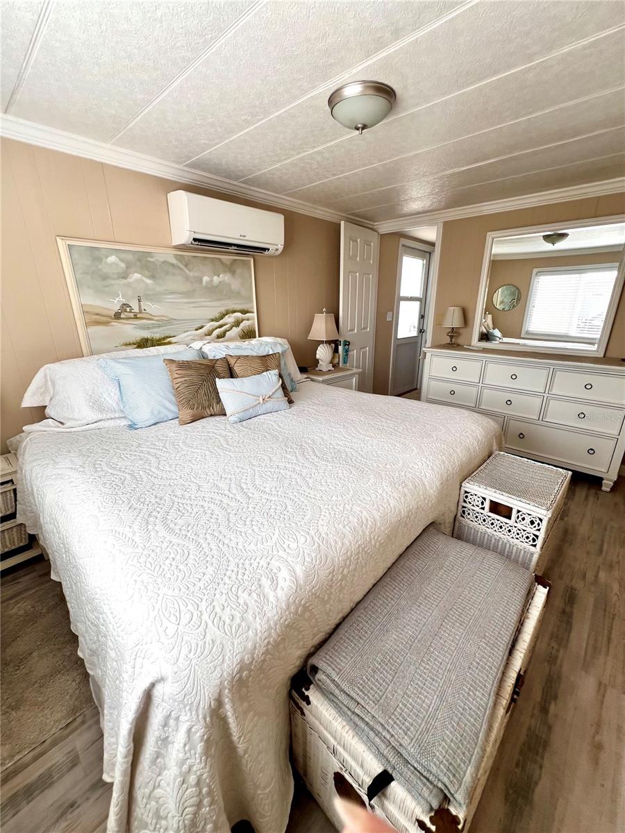 HARBOR LIGHTS MHP CO-OP - Residential