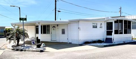 Photo of 72 4th Avenue #72, Venice, FL 34285 (MLS # A4653730)