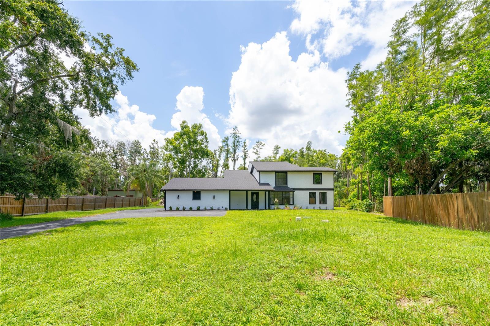 19003 CEDAR LANE