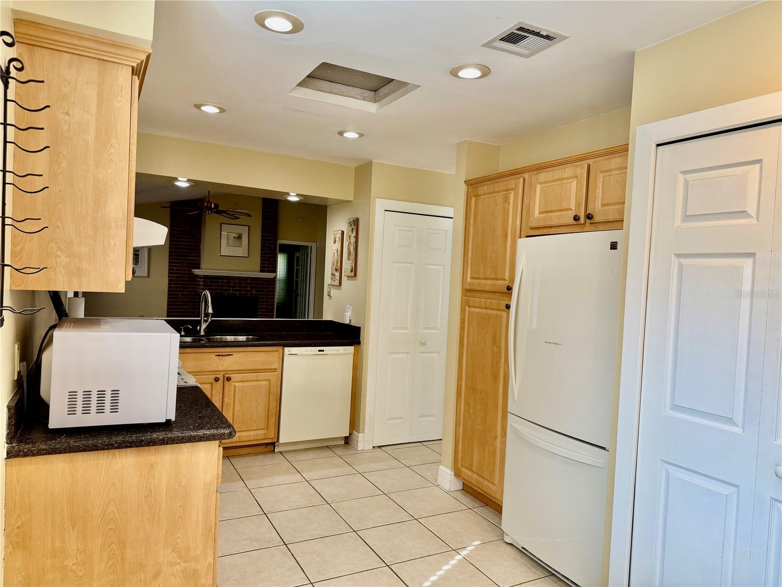 WEDGEWOOD TENNIS VILLAS - Residential