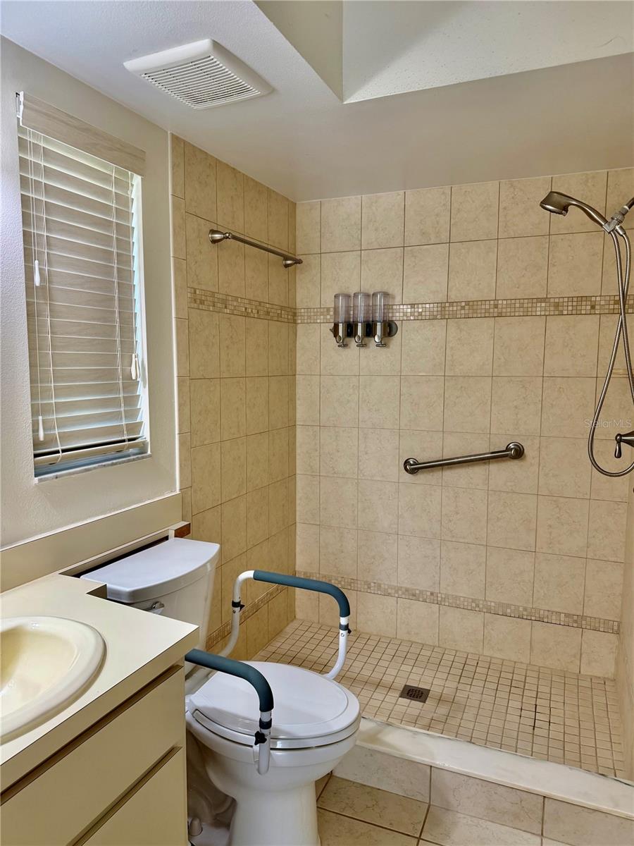 WEDGEWOOD TENNIS VILLAS - Residential