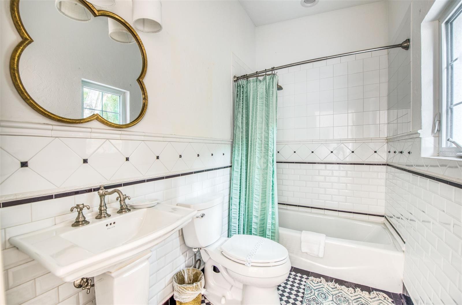 SAINT ARMANDS DIV JOHN RINGLING ESTATES - Residential