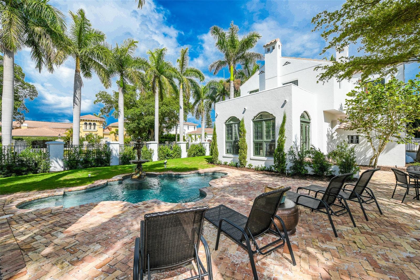 SAINT ARMANDS DIV JOHN RINGLING ESTATES - Residential