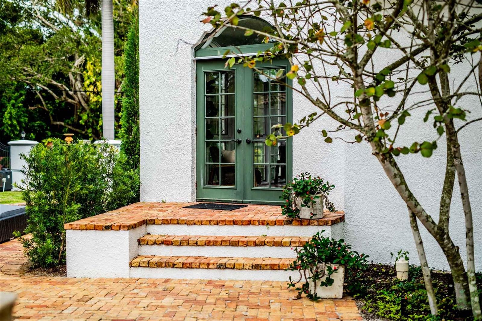 SAINT ARMANDS DIV JOHN RINGLING ESTATES - Residential