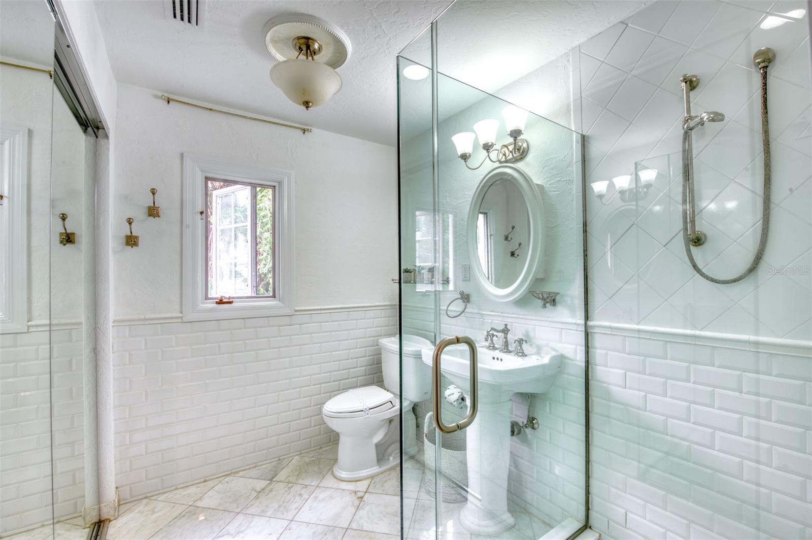 SAINT ARMANDS DIV JOHN RINGLING ESTATES - Residential