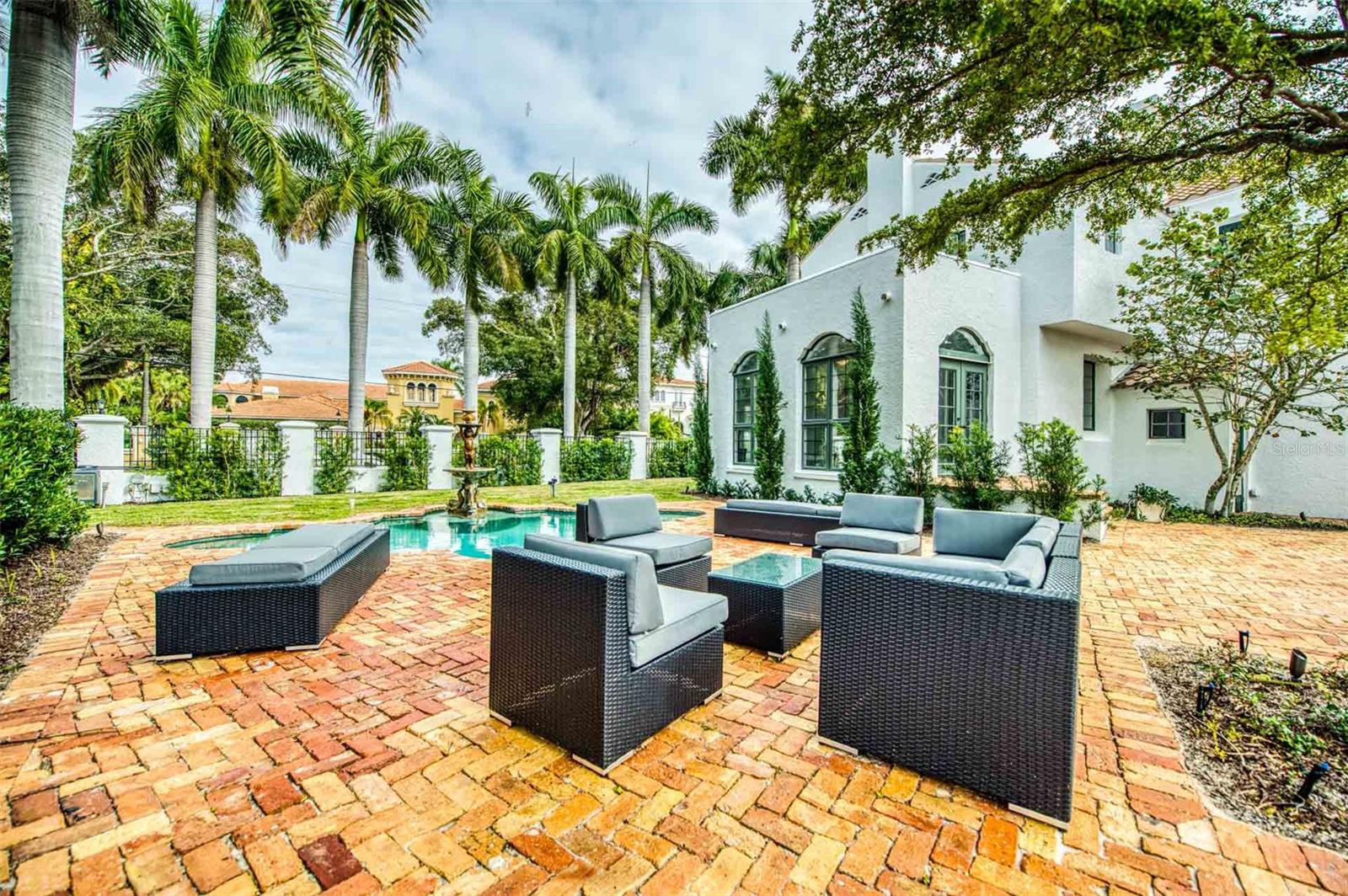 SAINT ARMANDS DIV JOHN RINGLING ESTATES - Residential