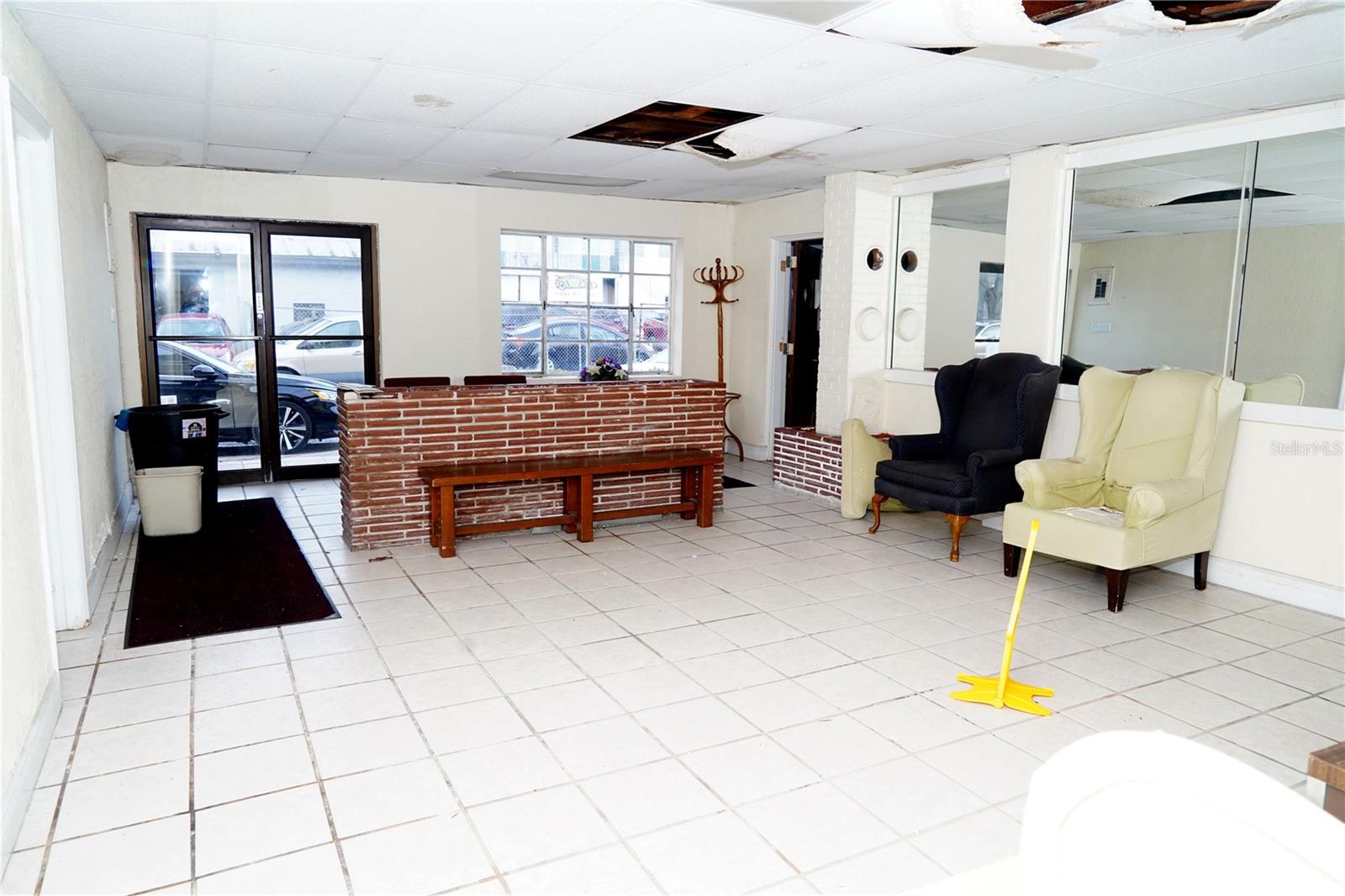 MEADOWBROOK - Commercial Sale