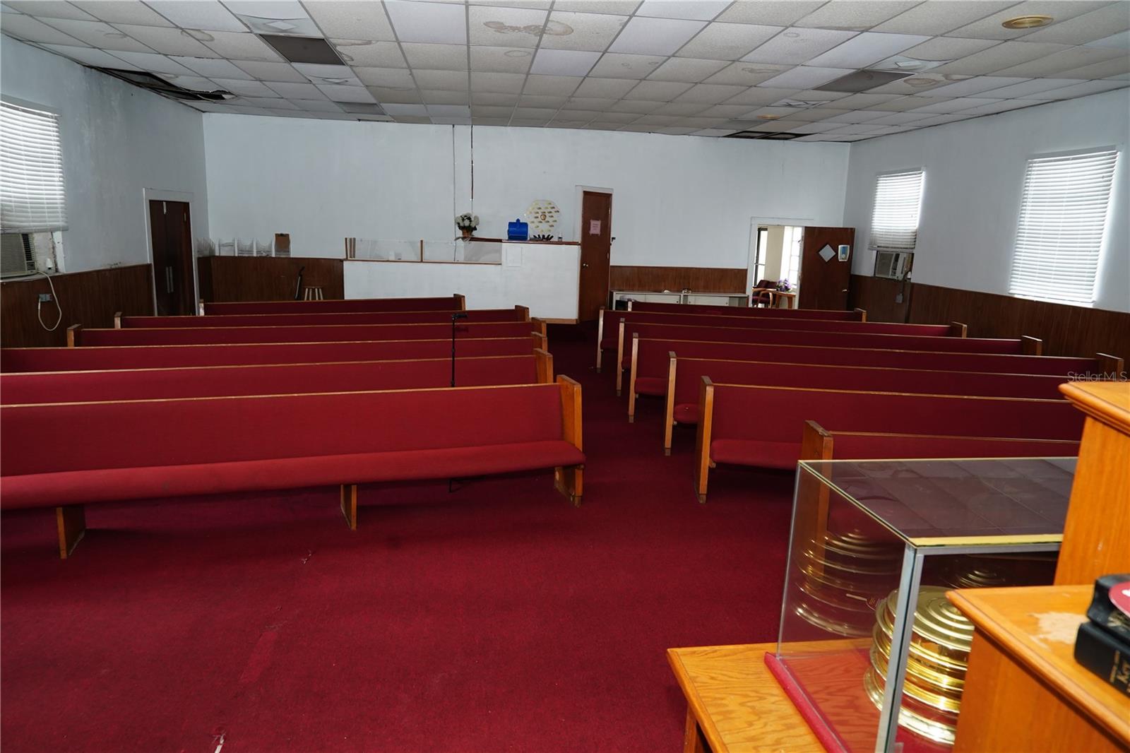 MEADOWBROOK - Commercial Sale