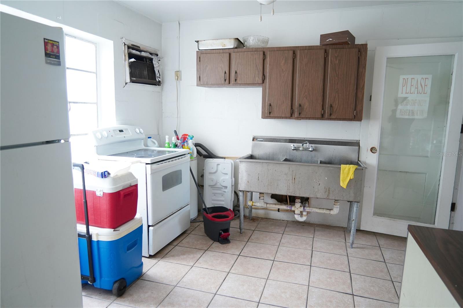 MEADOWBROOK - Commercial Sale