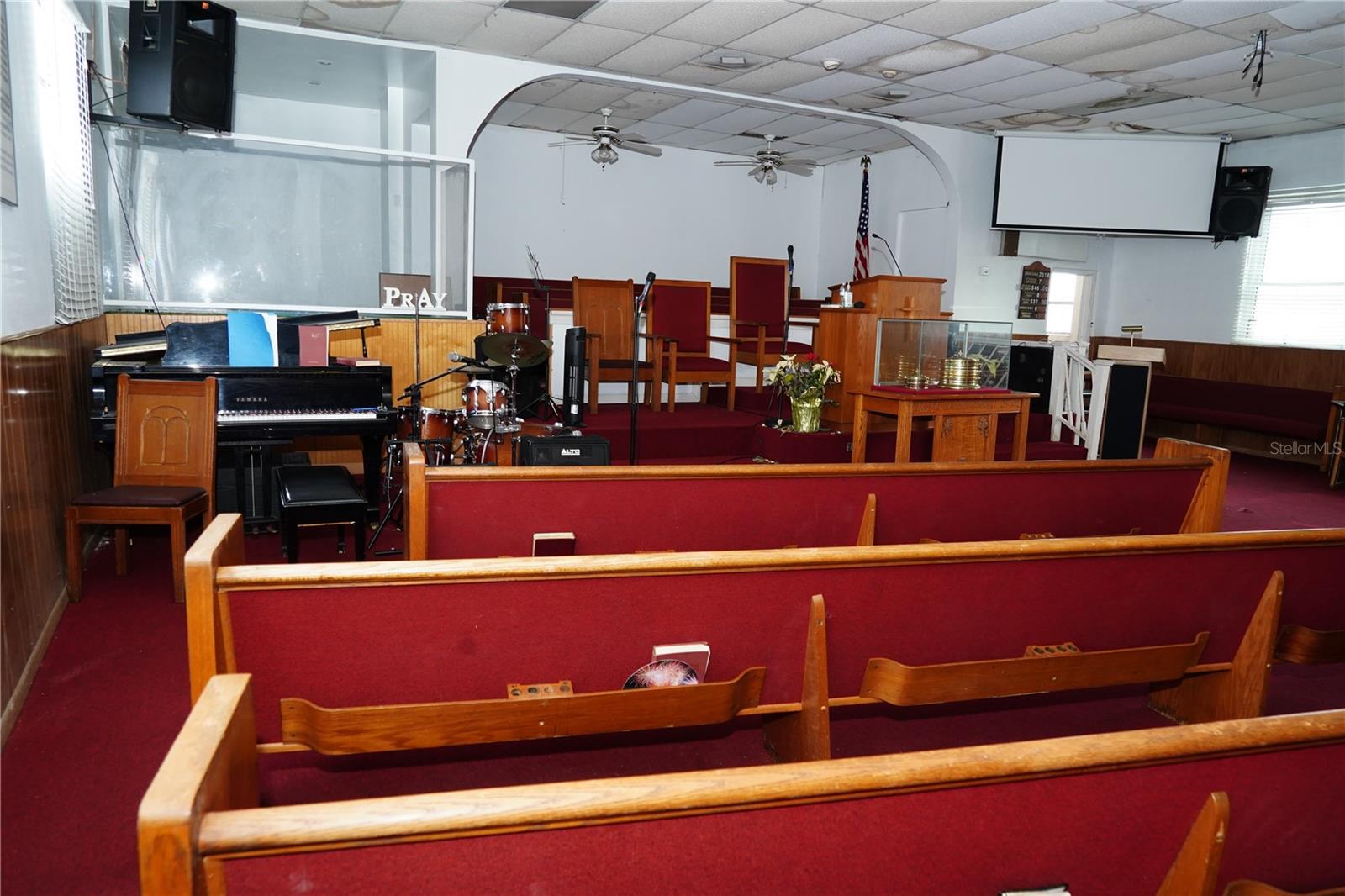 MEADOWBROOK - Commercial Sale