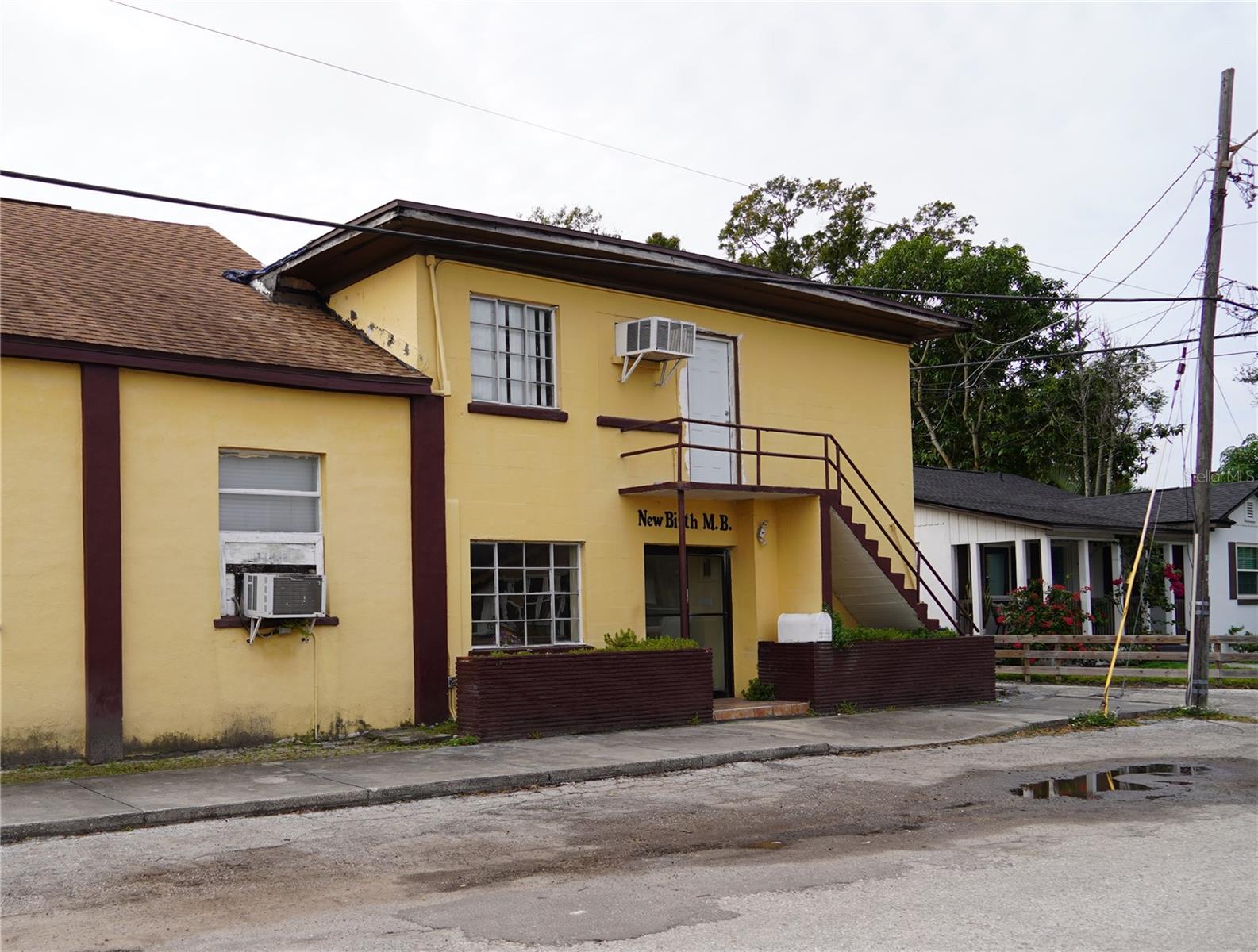 MEADOWBROOK - Commercial Sale