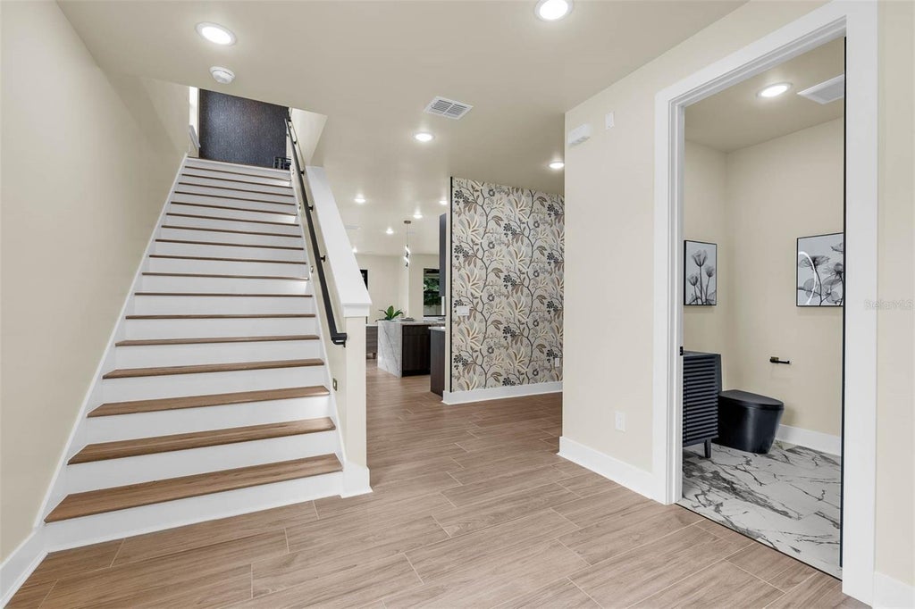 Photo of 1910 Cloverlawn Avenue, Orlando, FL 32806 (MLS # O6444492)